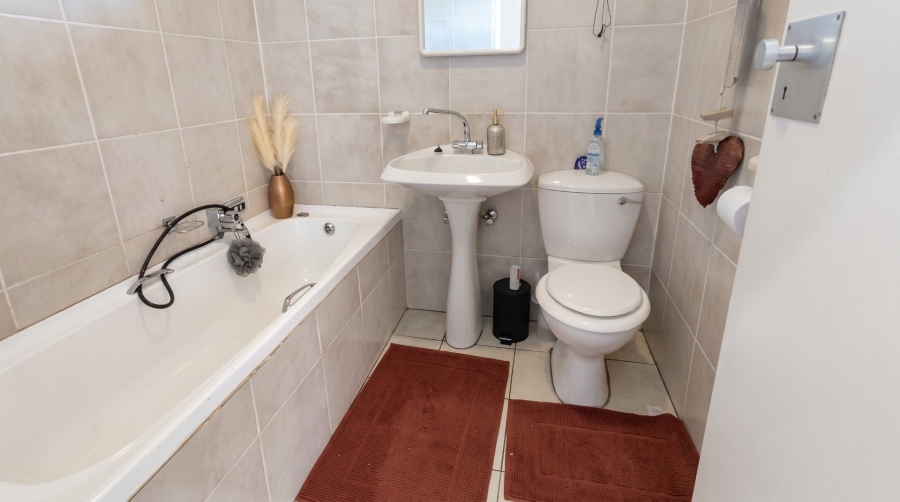 6 Bedroom Property for Sale in Dan Pienaar Free State